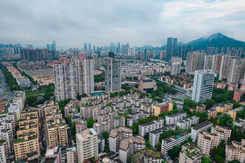 重庆邦达斯电机变频改造方案：注塑机与空压机能效对比分析
